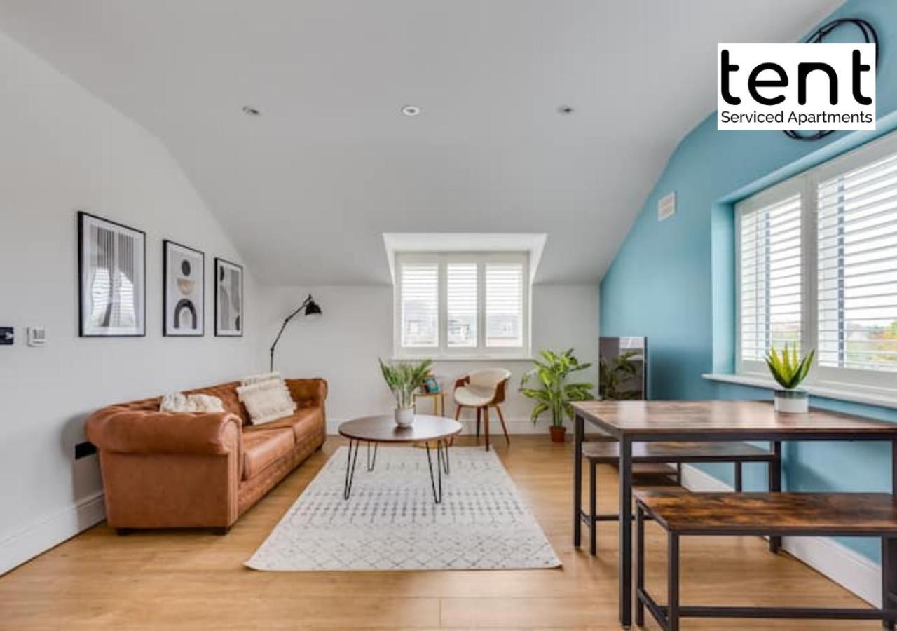 Stylish 1 Bed Apt , Central , Pkg, Perfect For Long Stays Егъм Екстериор снимка