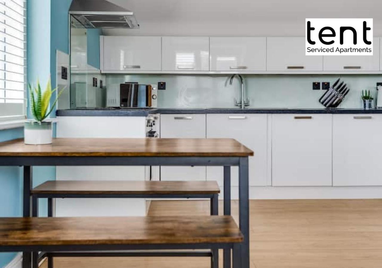 Stylish 1 Bed Apt , Central , Pkg, Perfect For Long Stays Егъм Екстериор снимка