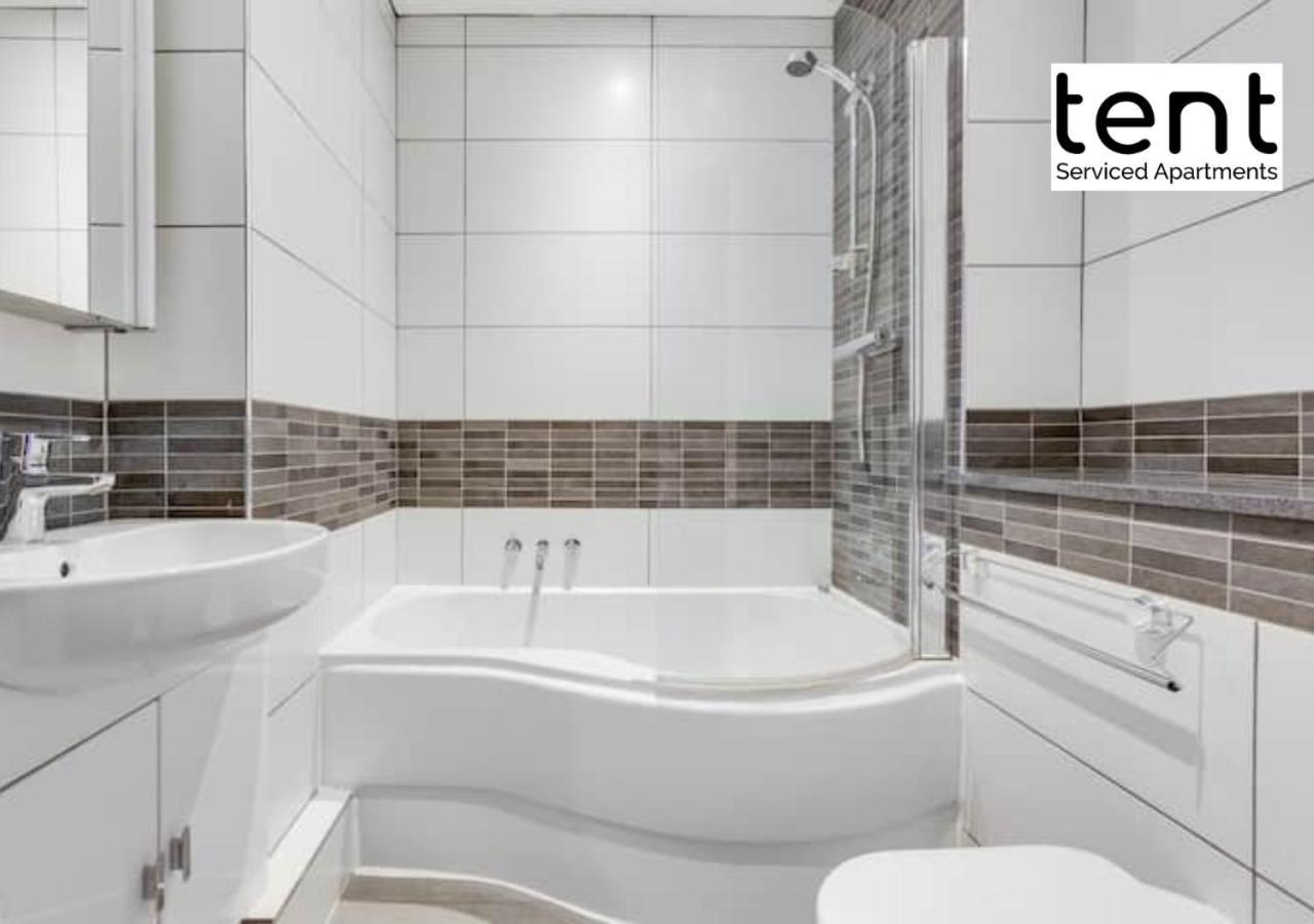 Stylish 1 Bed Apt , Central , Pkg, Perfect For Long Stays Егъм Екстериор снимка